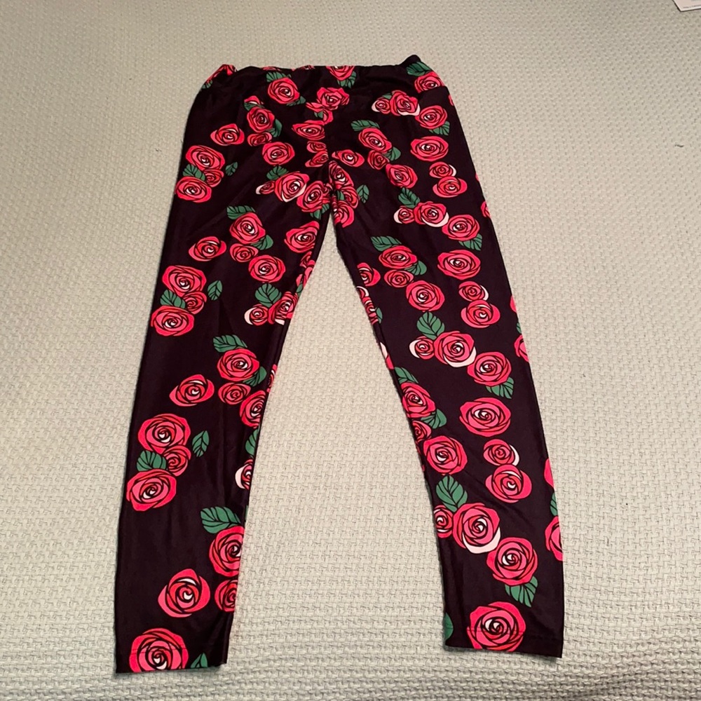 NWT Charlie’s project “Disney” roses leggings